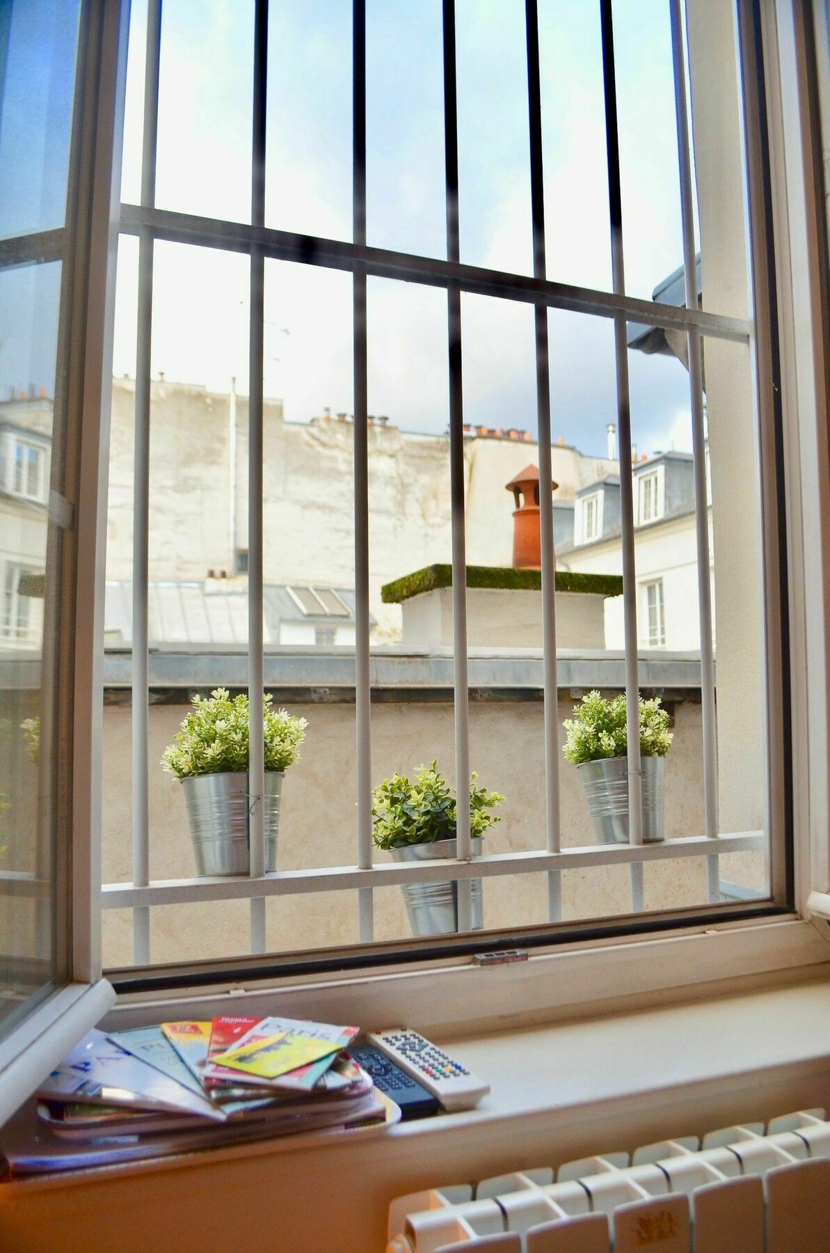 Lovely Studio In The "Marais" Париж Екстериор снимка